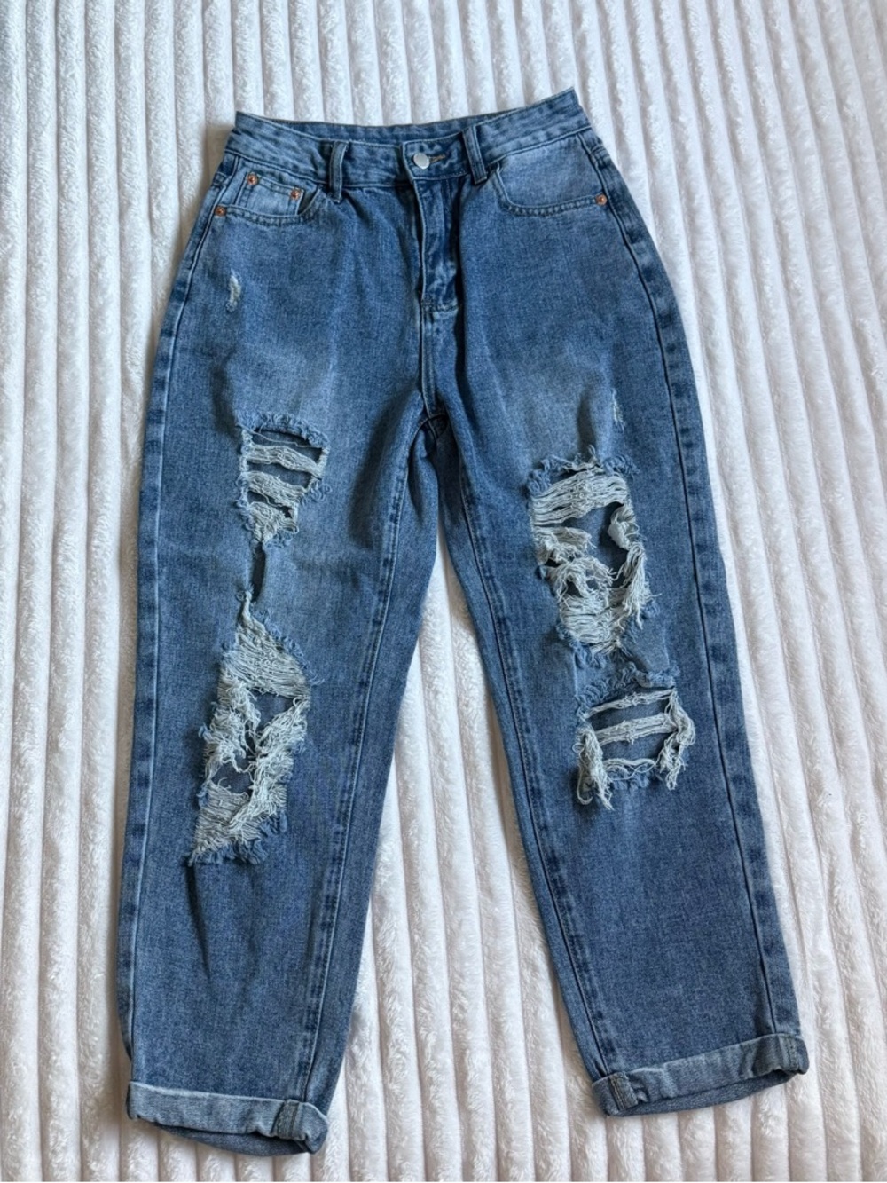 SHEIN Distressed Cropped Boyfriend Jeans - Blue